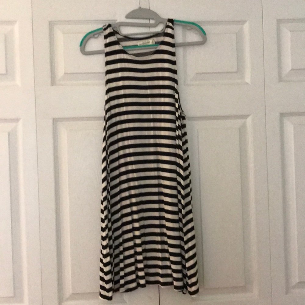 Abercrombie black and white stripped dress